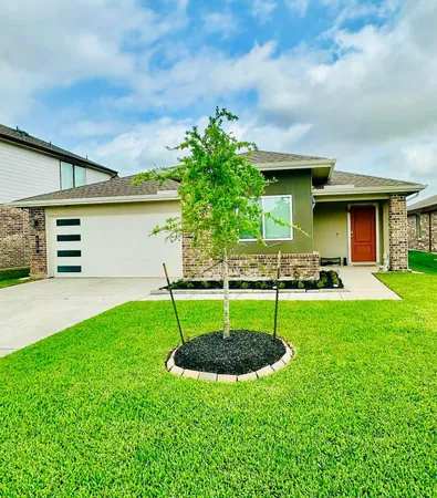 $2,200 | 315 John House Lane, Rosharon, TX 77583