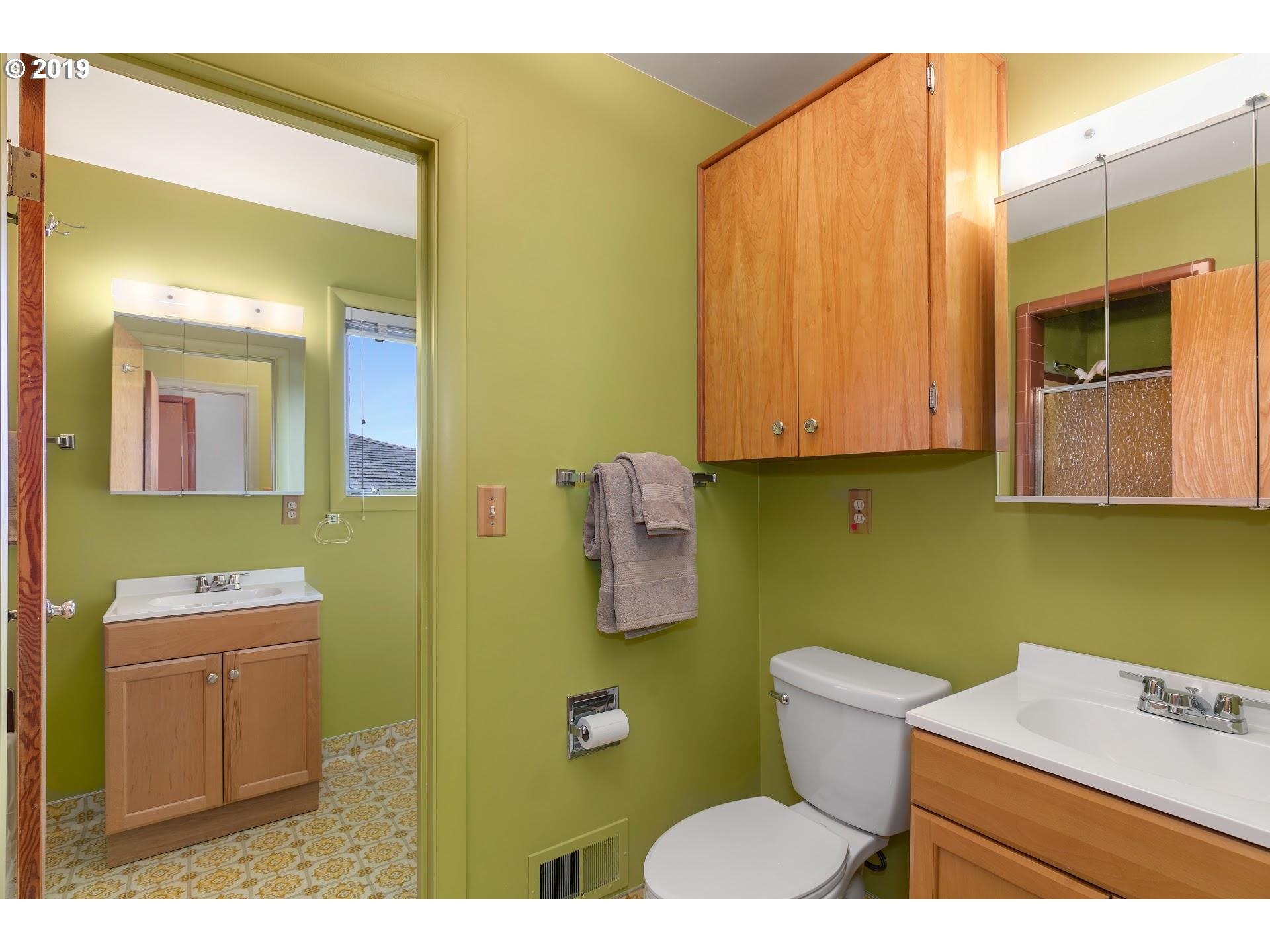 6209 Southwest Tower Way Portland, OR 97221 - Photo 14 of 30 Bathroom
