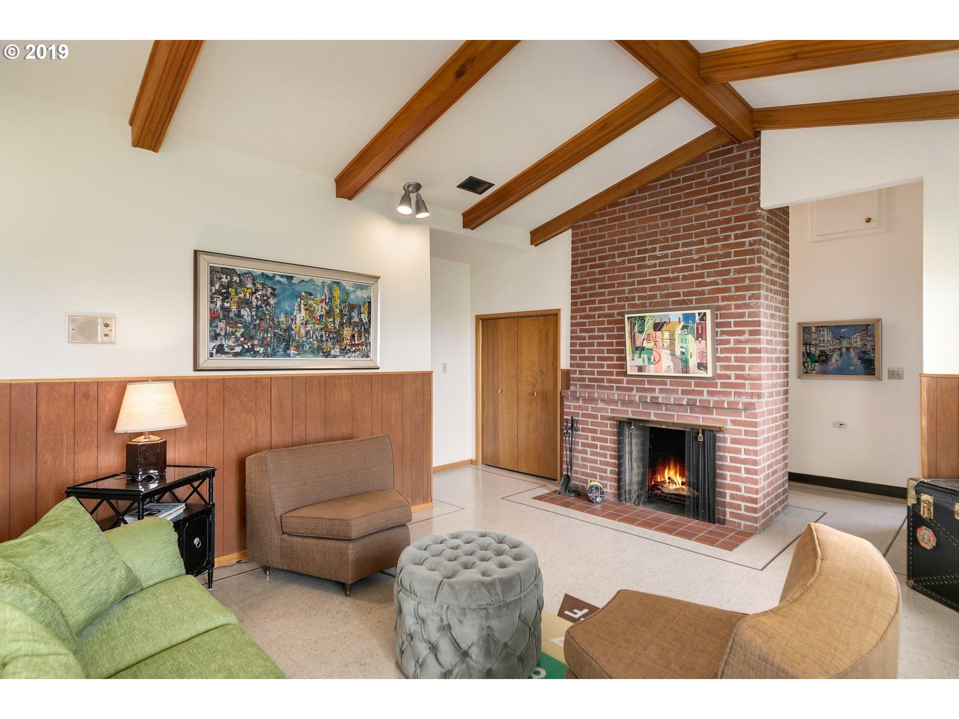 6209 Southwest Tower Way Portland, OR 97221 - Photo 16 of 30 Family Room
