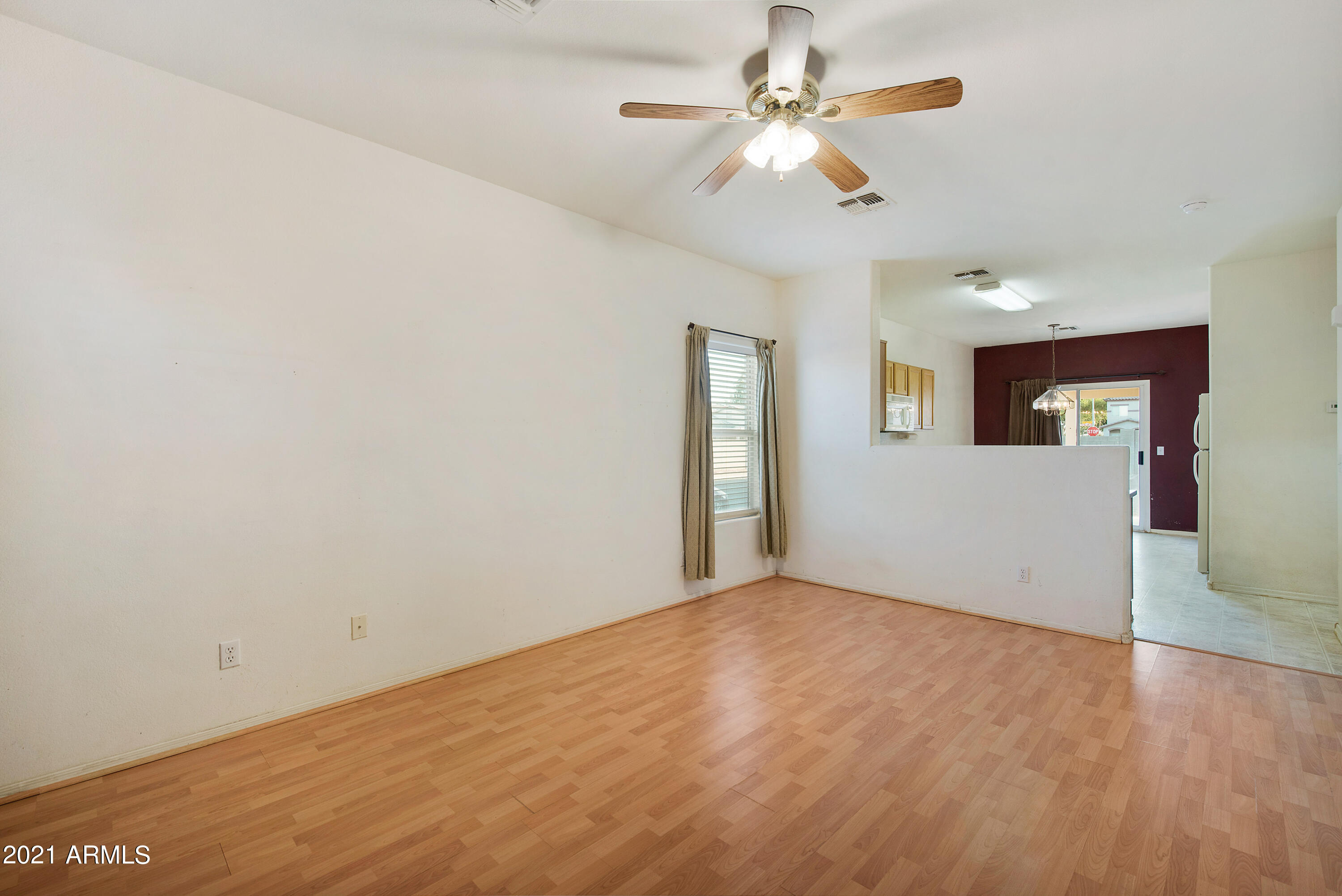 13179 West Redfield Road Surprise, AZ 85379 - Photo 2 of 27 _DSC9403