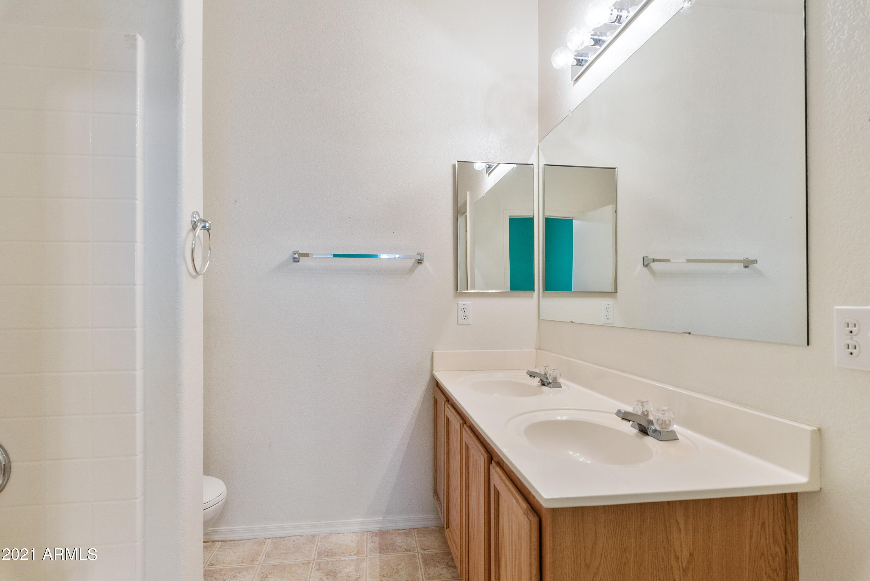13179 West Redfield Road Surprise, AZ 85379 - Photo 5 of 27 _DSC9435