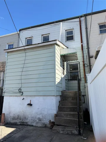 a view of entryway with stairs