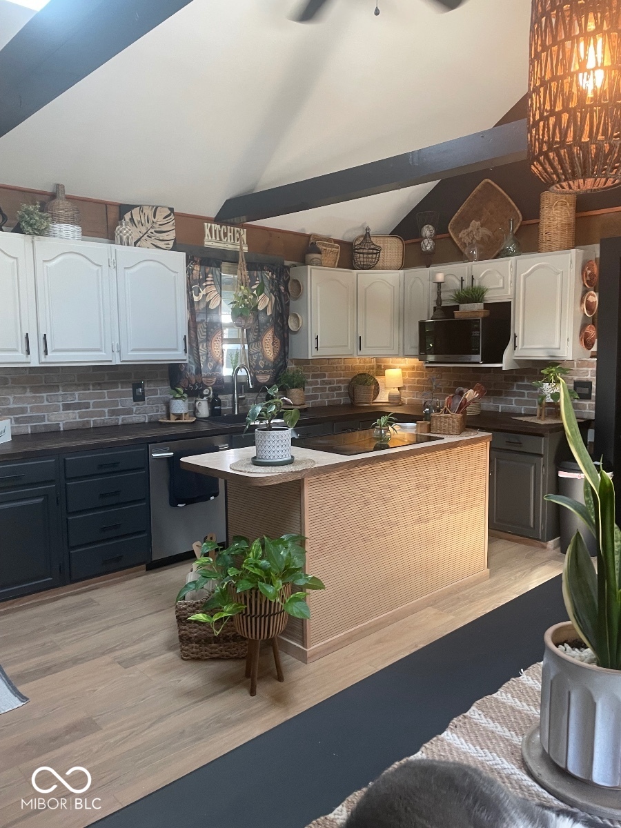 5239 Five Points Road Indianapolis, IN 46239 - Photo 6 of 23