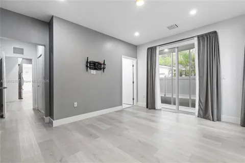 $3,300 | 5734 Buchanan Street, Unit B, Hollywood, FL 33021