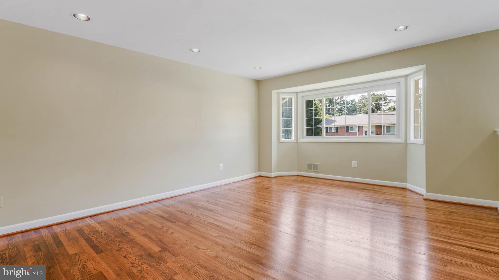 2205 Coleridge Drive Silver Spring, MD 20910 - Photo 4 of 24 Living Room facing front