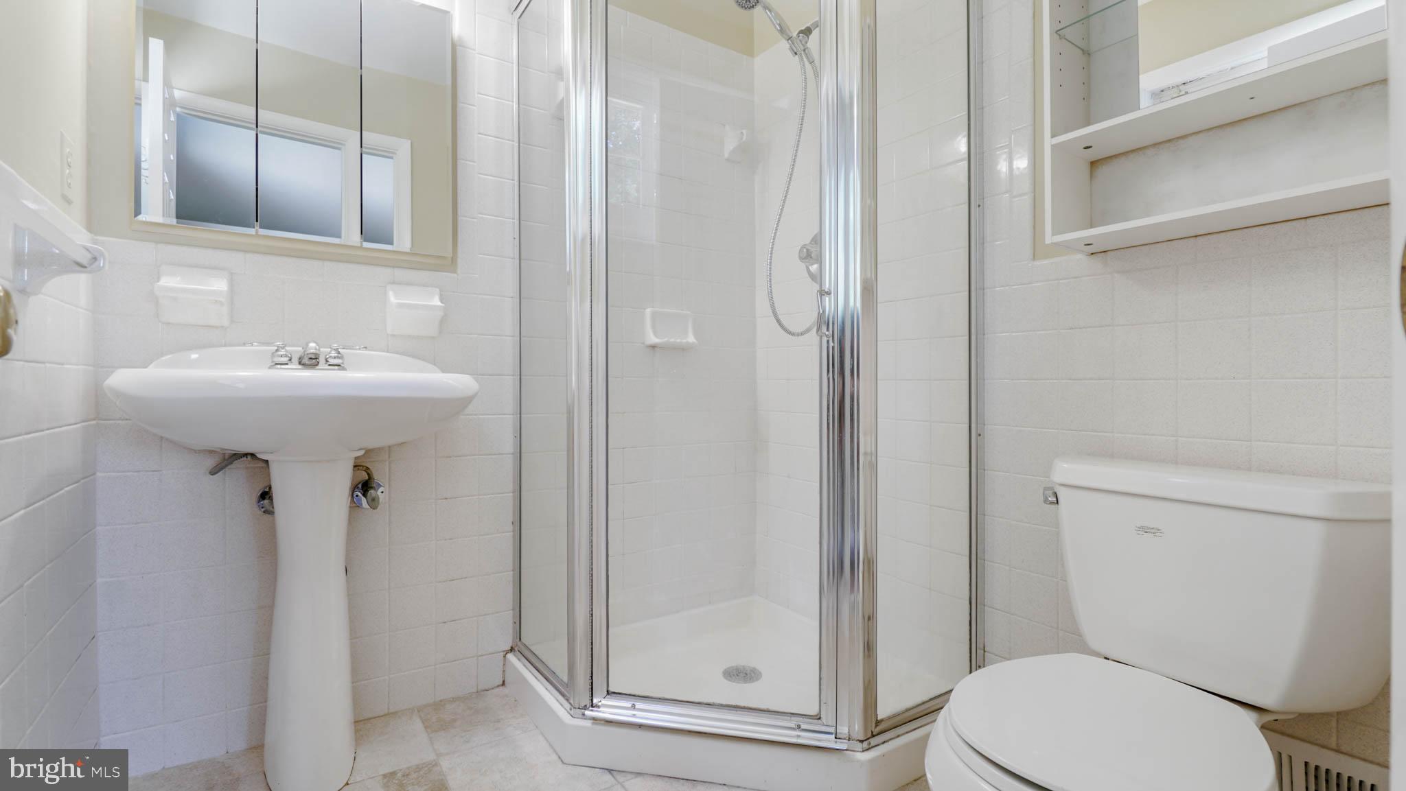 2205 Coleridge Drive Silver Spring, MD 20910 - Photo 10 of 24 Owners Bath