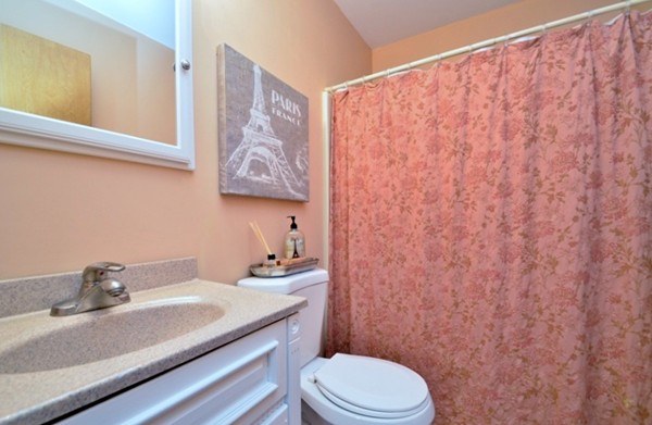 8 Manhattan Road Worcester, MA 01602 - Photo 11 of 17