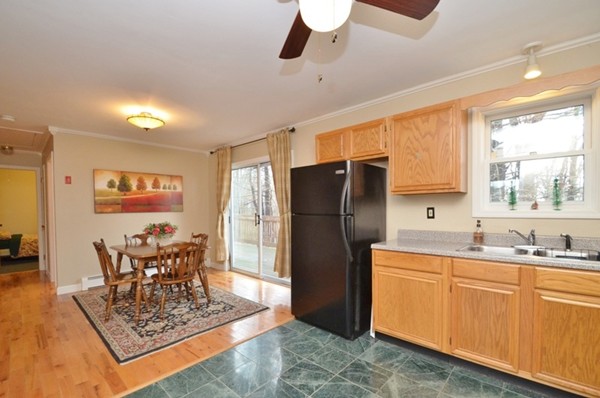 8 Manhattan Road Worcester, MA 01602 - Photo 3 of 17