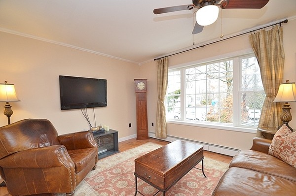 8 Manhattan Road Worcester, MA 01602 - Photo 6 of 17