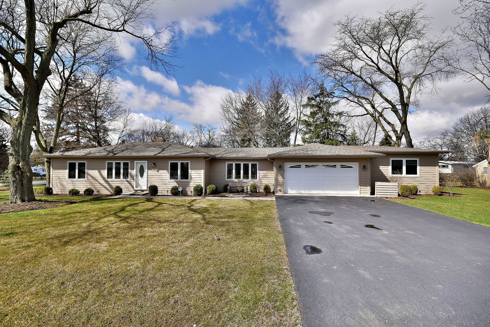 7118 High Road Darien, IL 60561 - Photo 1 of 33