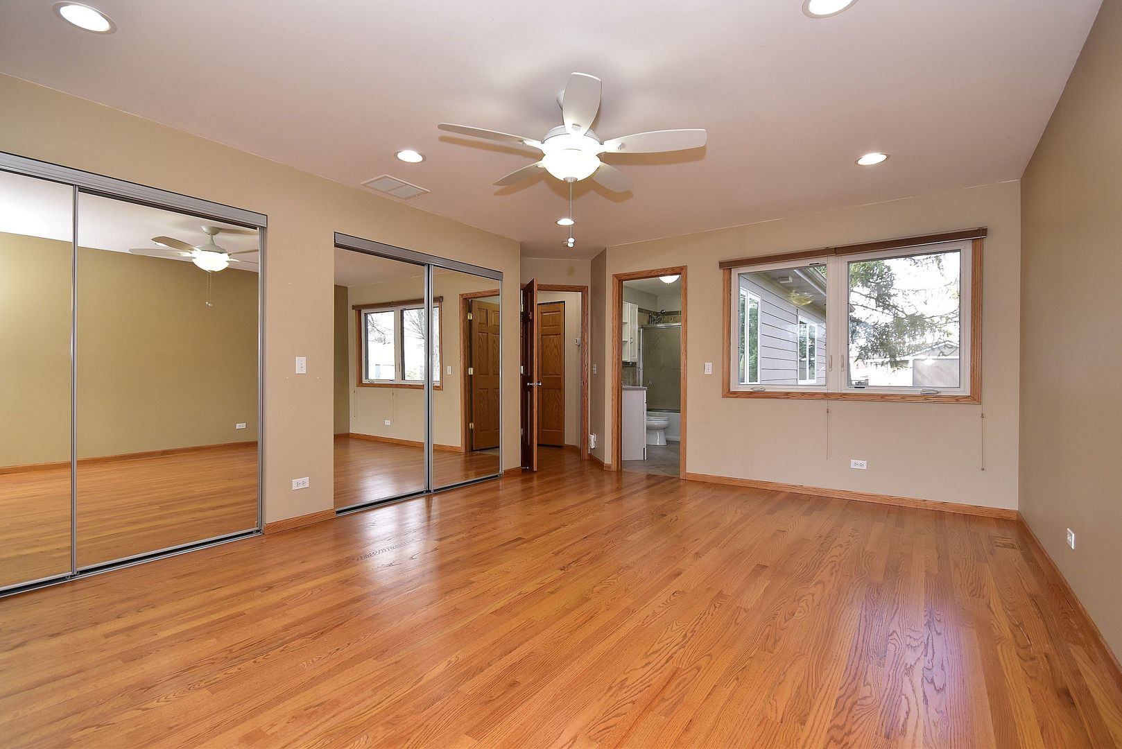 7118 High Road Darien, IL 60561 - Photo 16 of 33