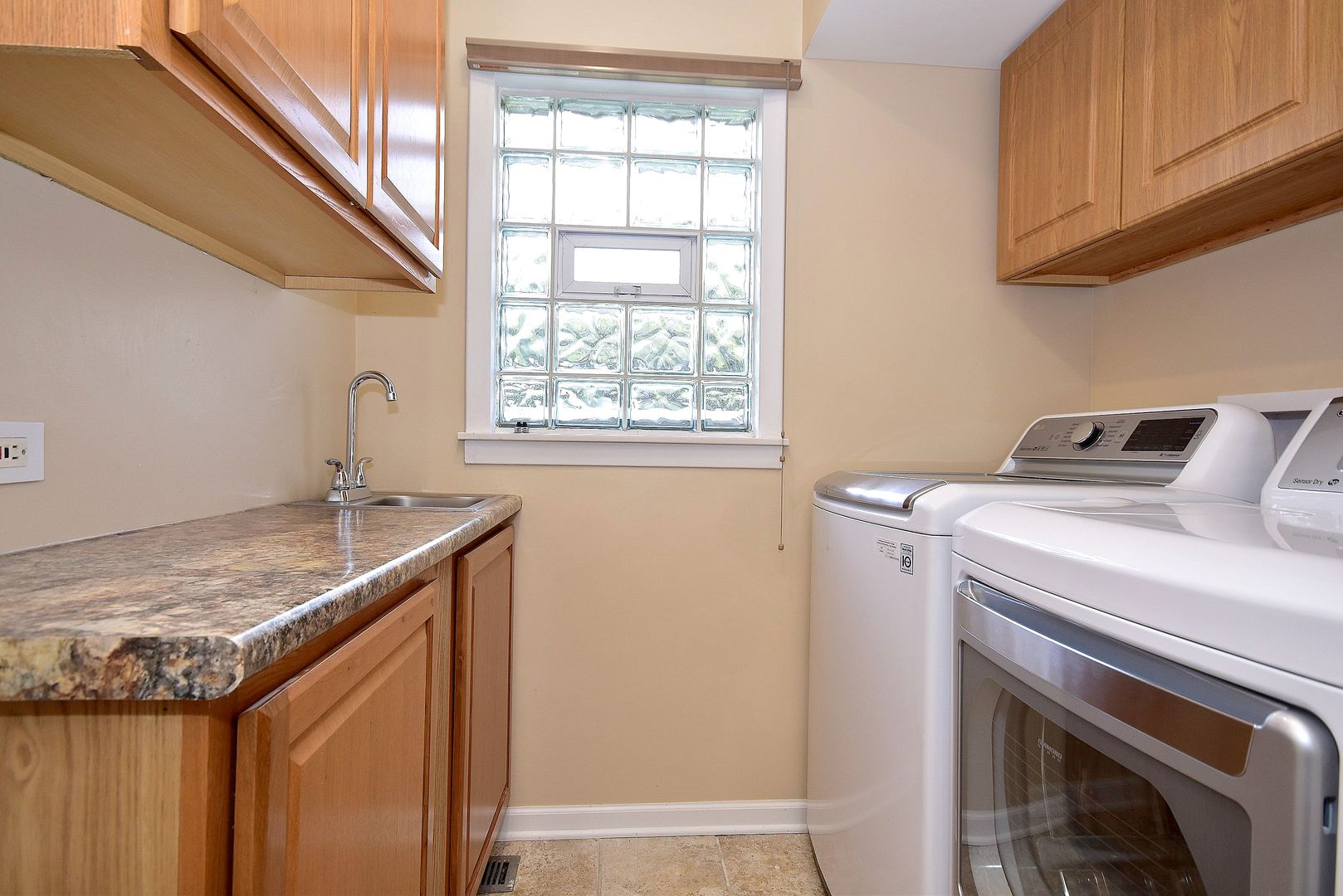 7118 High Road Darien, IL 60561 - Photo 27 of 33