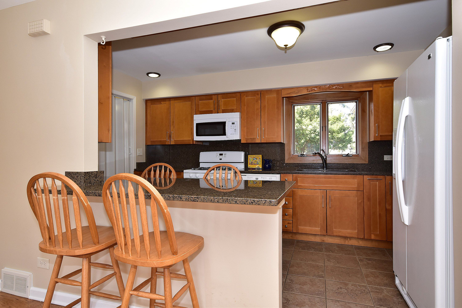 7118 High Road Darien, IL 60561 - Photo 5 of 33