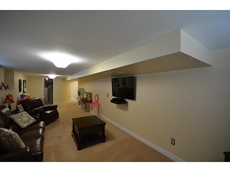 4 Rainbow Road Cranston, RI 02920 - Photo 17 of 23 Den/Family/Great Room.