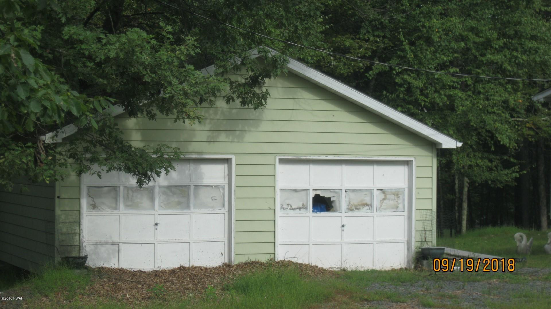 239 Oak Hill Road Hawley, PA 18428 - Photo 3 of 14 2-garage
