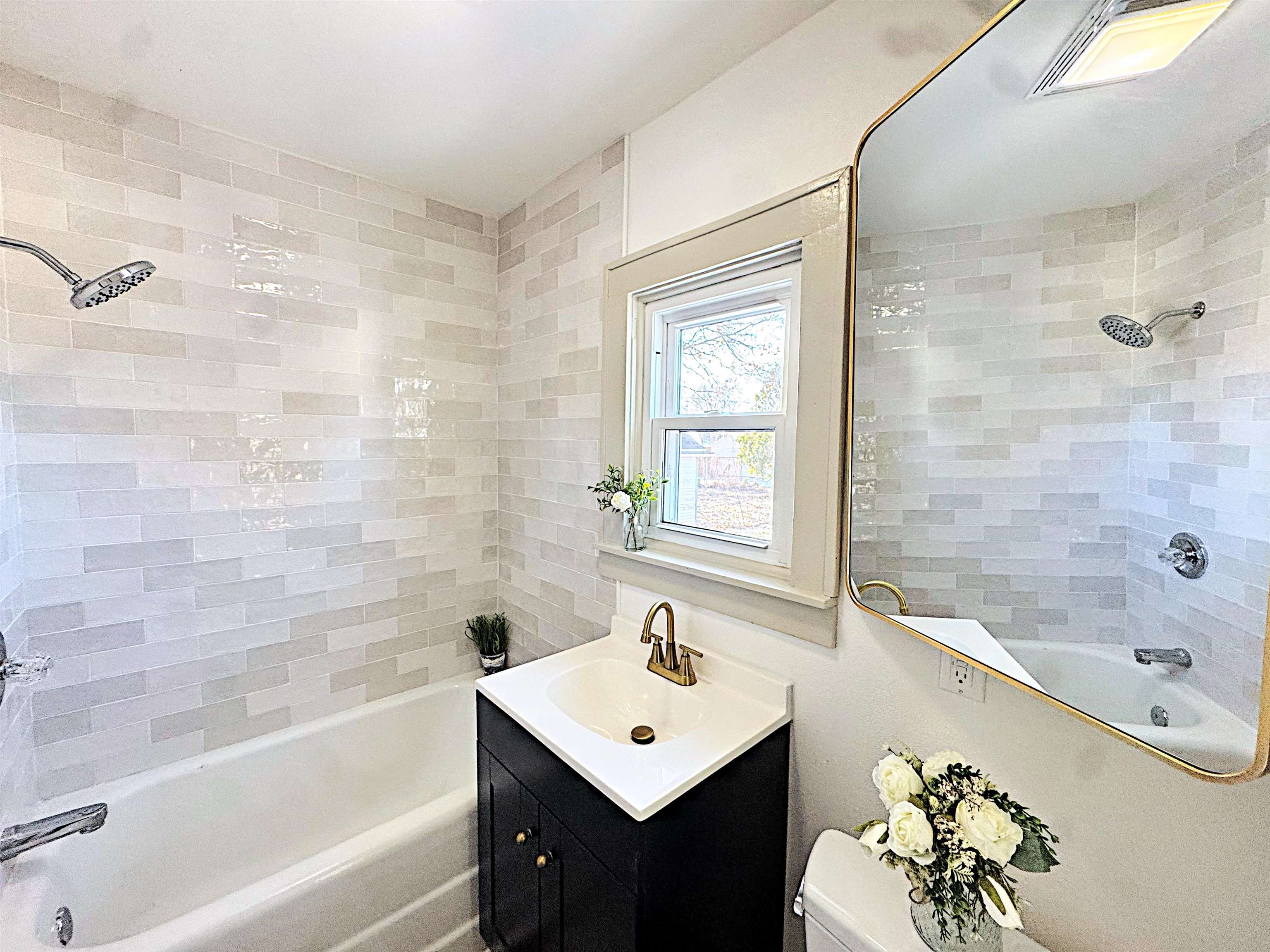 1633 Burdick Street Oshkosh, WI 54901 - Photo 11 of 21