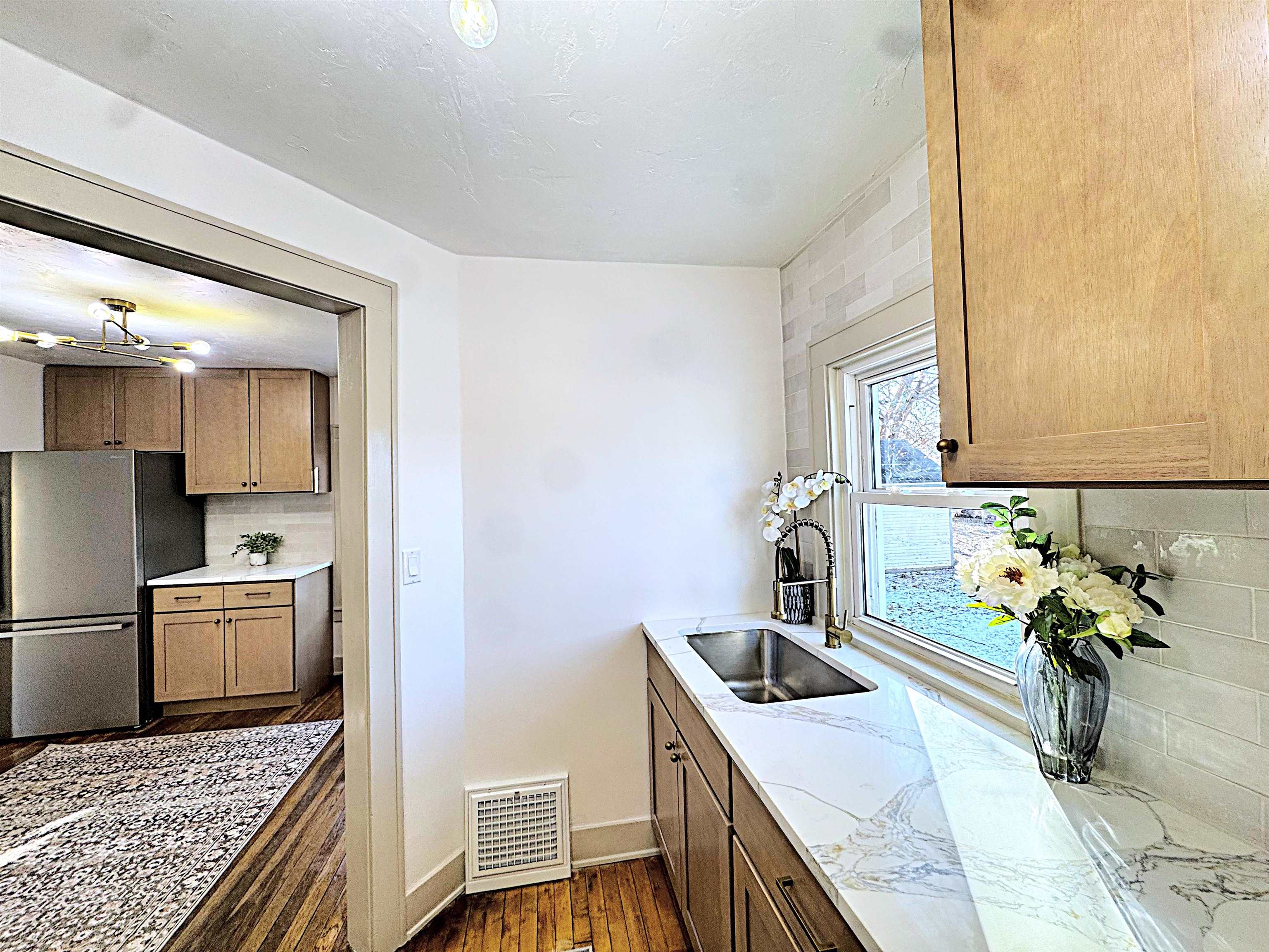 1633 Burdick Street Oshkosh, WI 54901 - Photo 7 of 21