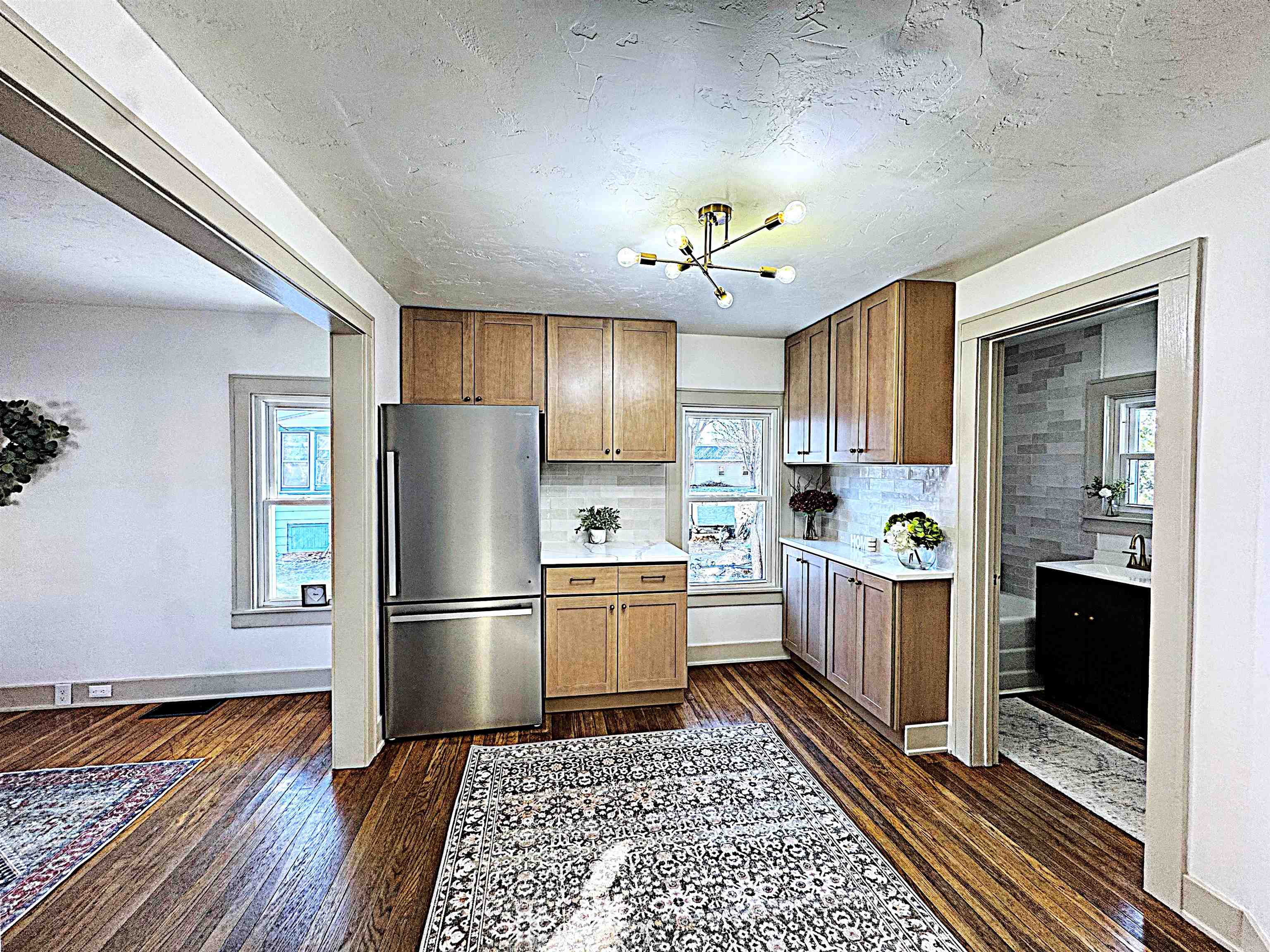 1633 Burdick Street Oshkosh, WI 54901 - Photo 9 of 21