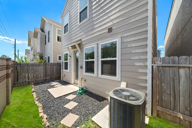 $2,300 | 9913 Brickhouse Drive, Houston, TX 77080