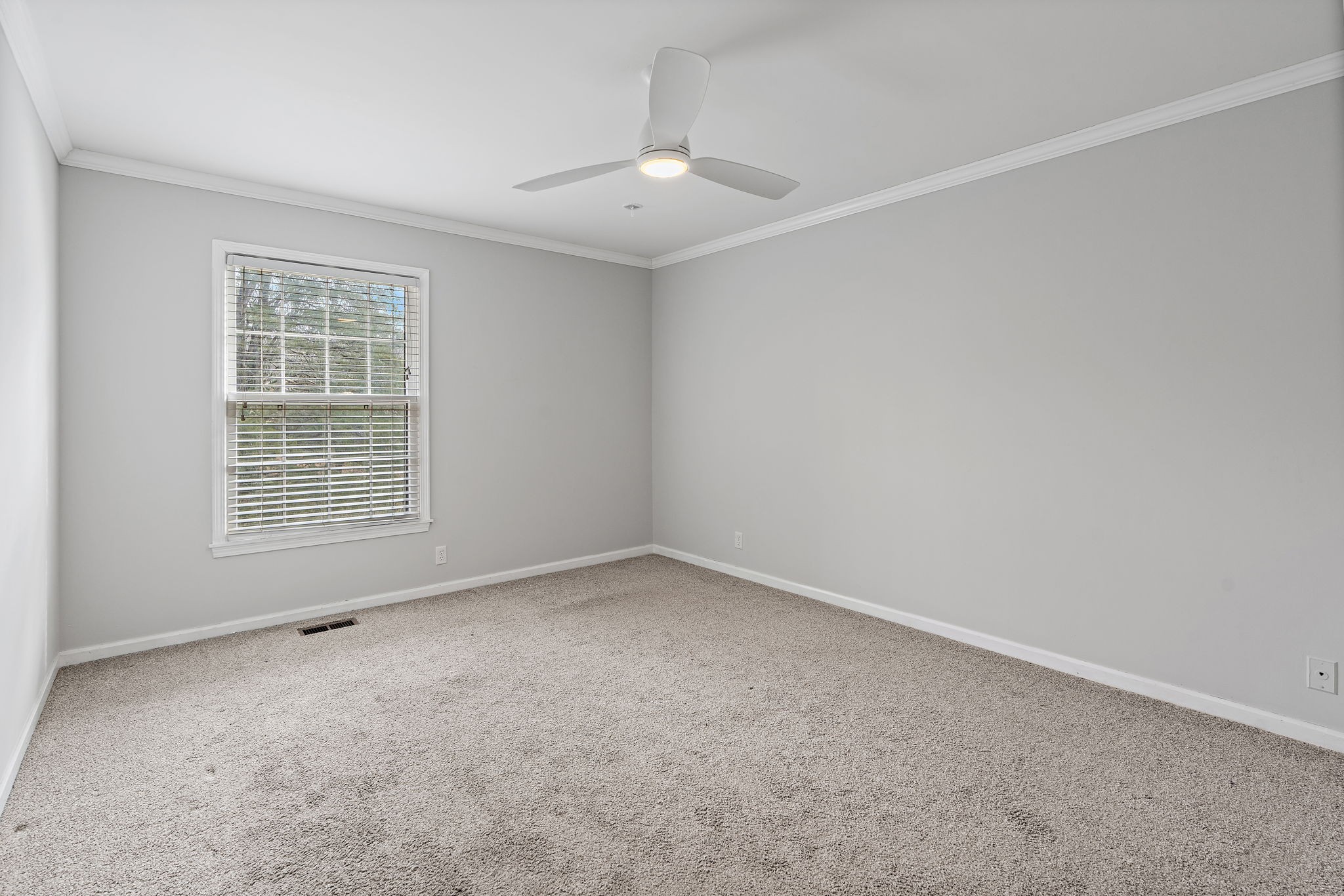 6916 Sunderland Circle Nashville, TN 37221 - Photo 25 of 43 an empty room with a window