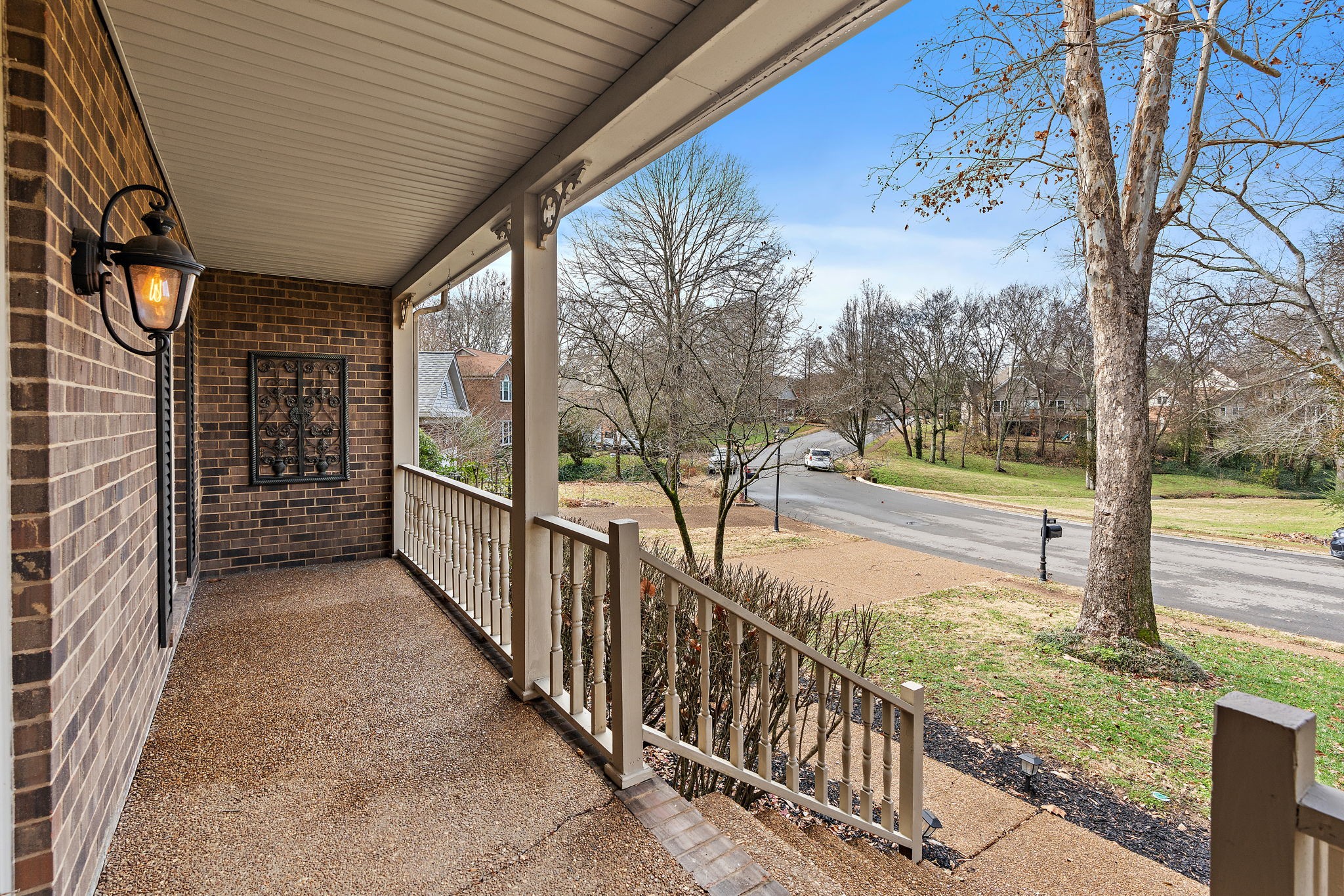 6916 Sunderland Circle Nashville, TN 37221 - Photo 4 of 43 a view of a porch