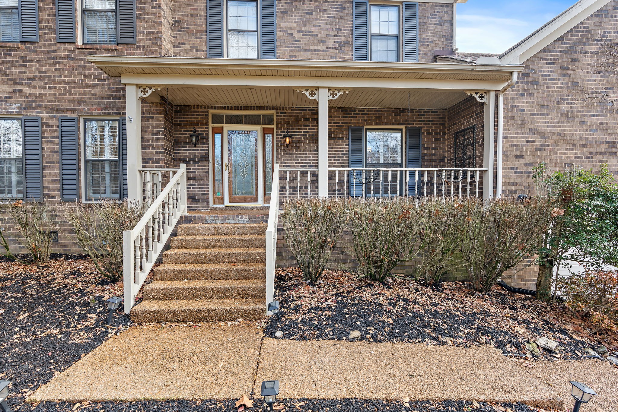 6916 Sunderland Circle Nashville, TN 37221 - Photo 5 of 43 front view of a house