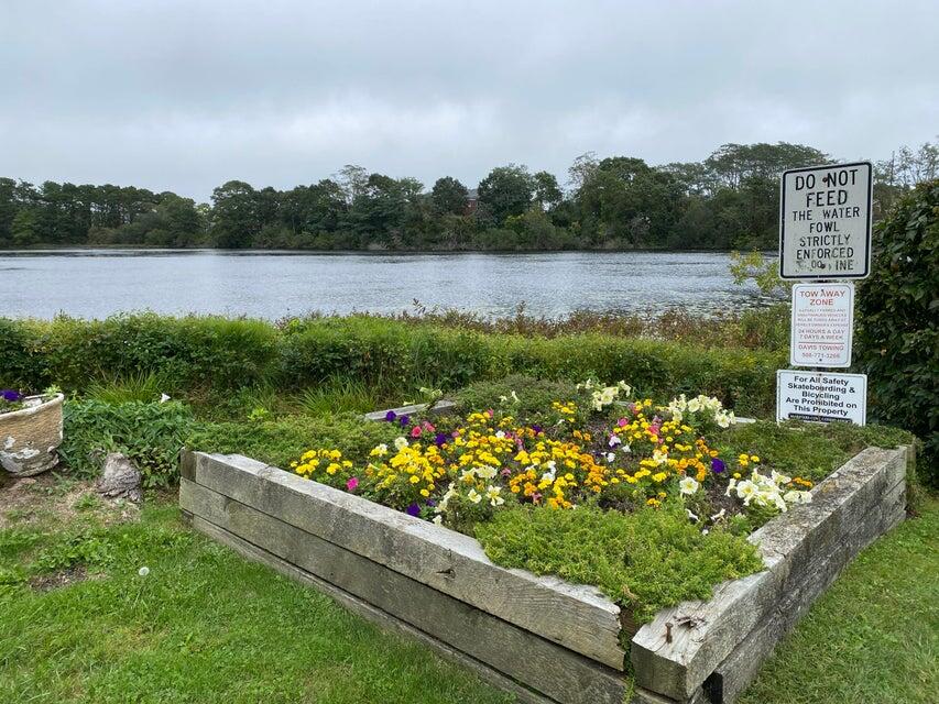 26 Bettys Pond Road, Unit 9 Hyannis, MA 02601 - Photo 23 of 25 24 Bettys Pond 25