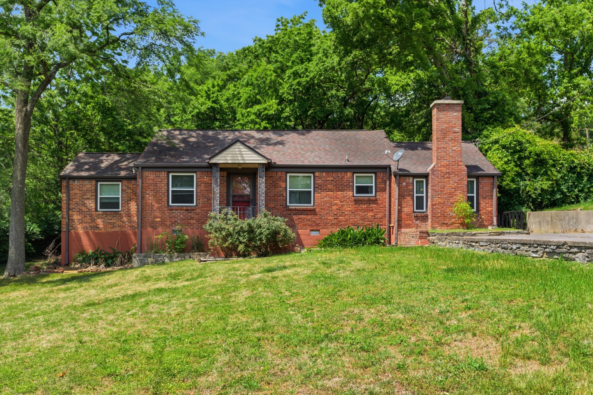 204 Cliffdale Road Nashville, TN 37214 - Photo 2 of 24