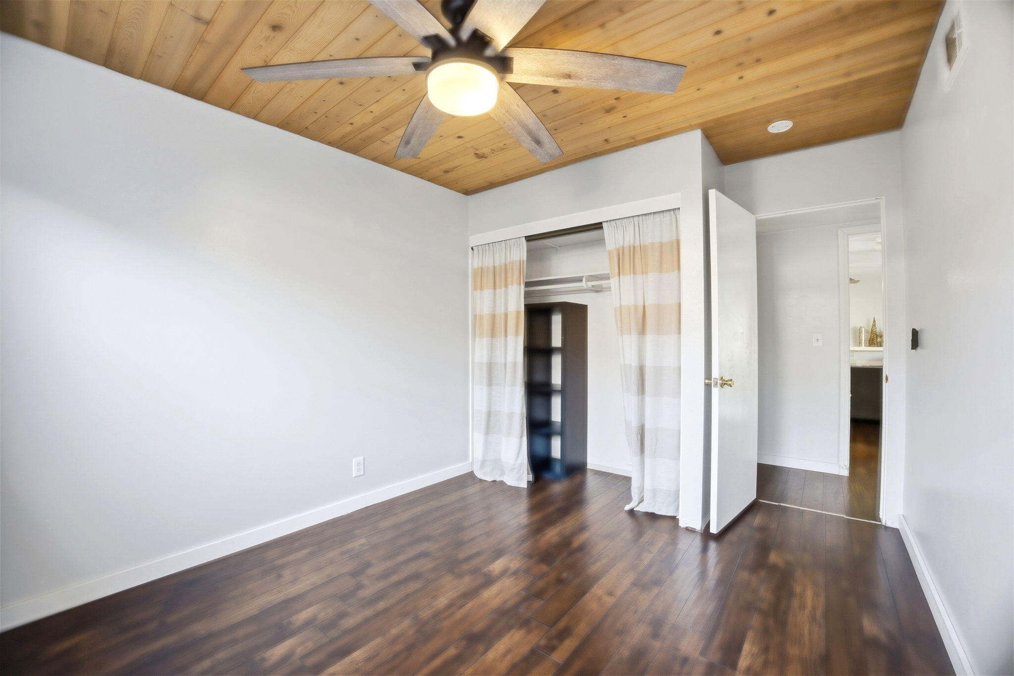 5805 Berkeley Road Goleta, CA 93117 - Photo 7 of 12 11-web-or-mls-5805BerkeleyRd_011