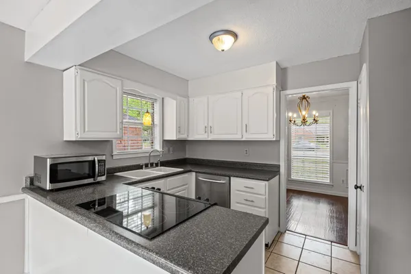 $379,900 | 2543 Birchtree Drive, Germantown, TN 38138