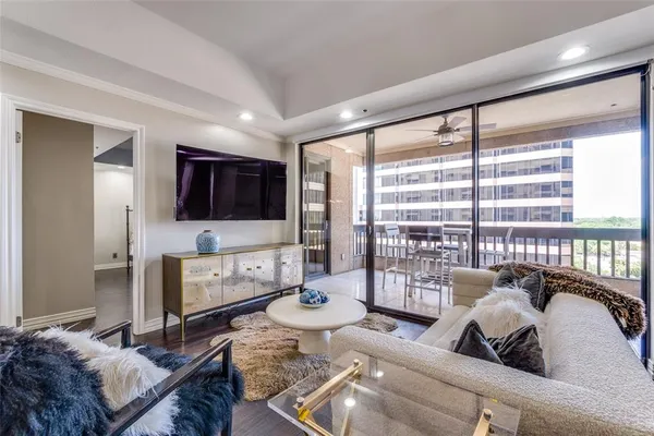 $4,000 | 5909 Luther Lane, Unit 900, Dallas, TX 75225