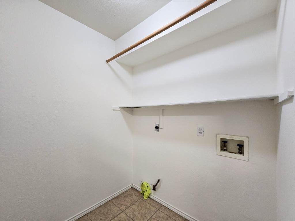 8021 Rimini Trail Austin, TX 78729 - Photo 14 of 26 a view of an empty room