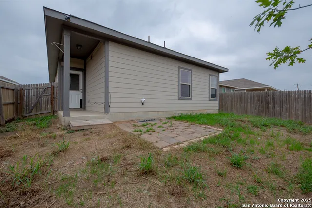 $1,800 | 7706 Chatham Place, San Antonio, TX 78218