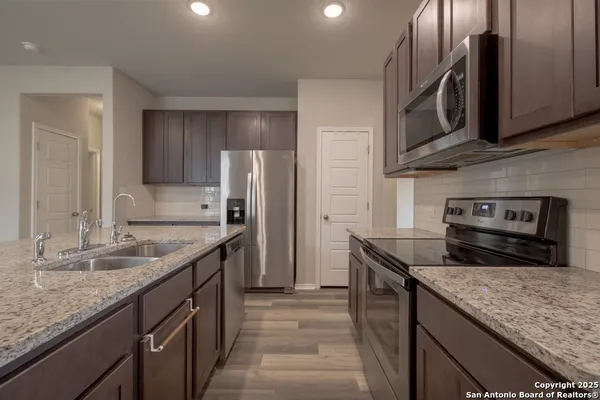 $1,650 | 7706 Chatham Place, San Antonio, TX 78218