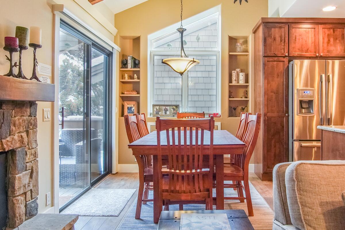 340 River Street West, Unit 140 Ketchum, ID 83340 - Photo 5 of 17 Dining Room