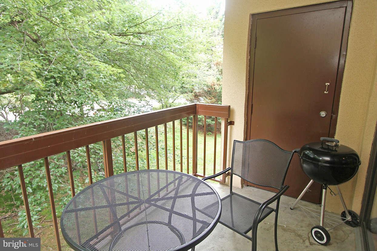 2243 Castle Rock Square, Unit 11C Reston, VA 20191 - Photo 22 of 24 Exterior Rear