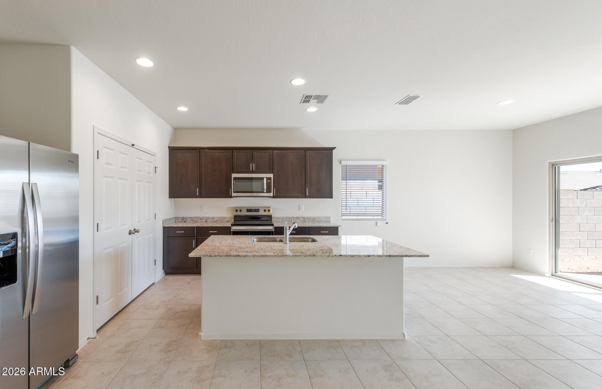 43020 West Palo Amarillo Road Maricopa, AZ 85138 - Photo 2 of 20 1 - Kitchen