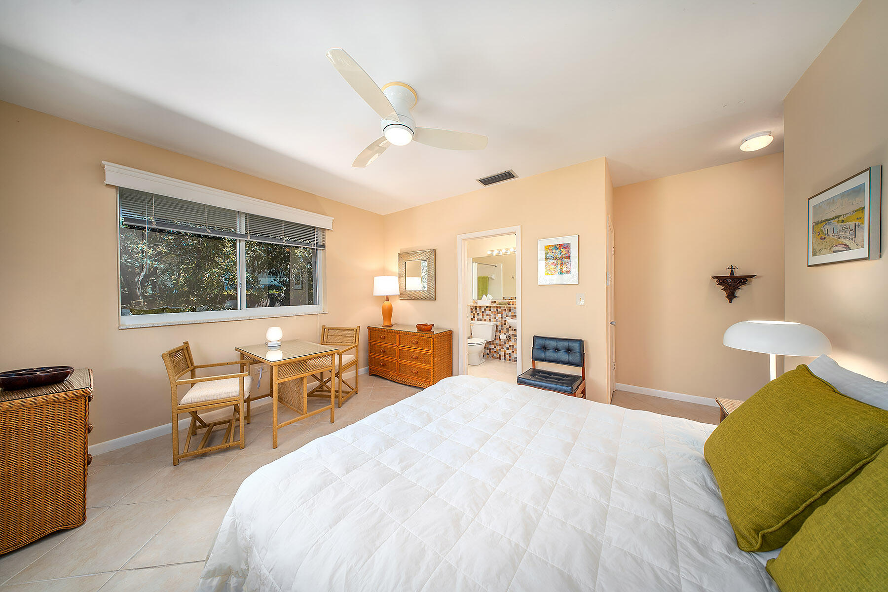 24 Treasure Road Marathon, FL 33050 - Photo 20 of 31 3rd Guest Room