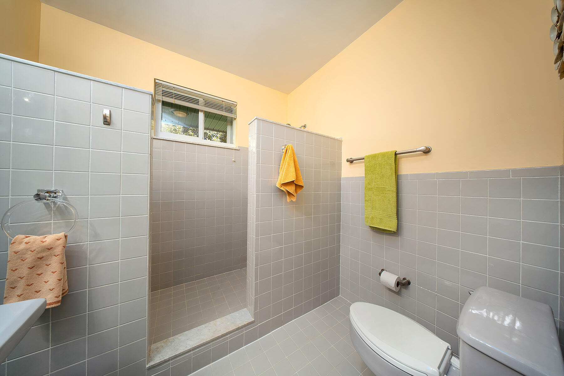 24 Treasure Road Marathon, FL 33050 - Photo 24 of 31 Primary bathroom