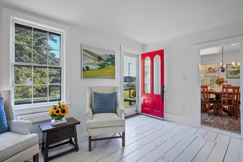$2,825,000 | 187 Lagoon Pond Road, Tisbury, MA 02568