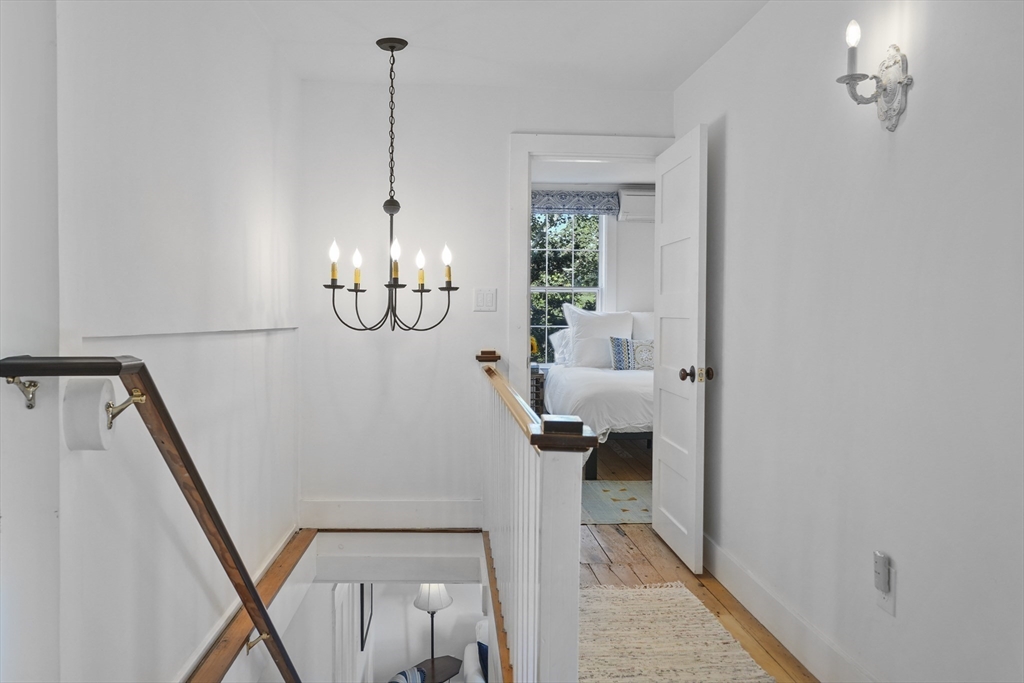 187 Lagoon Pond Road Tisbury, MA 02568 - Photo 18 of 27