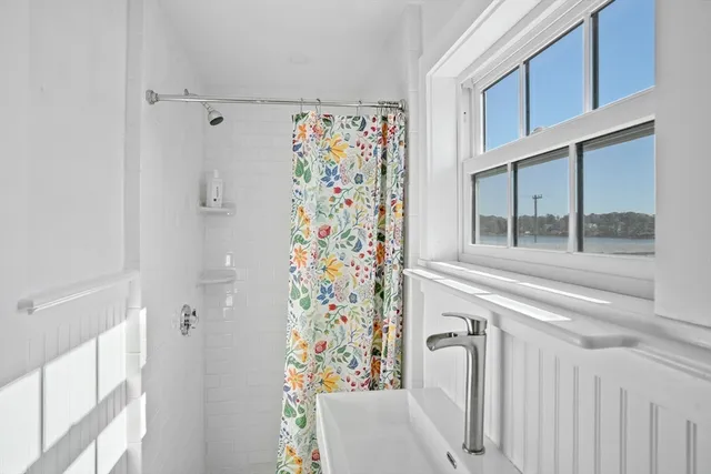 $2,825,000 | 187 Lagoon Pond Road, Tisbury, MA 02568