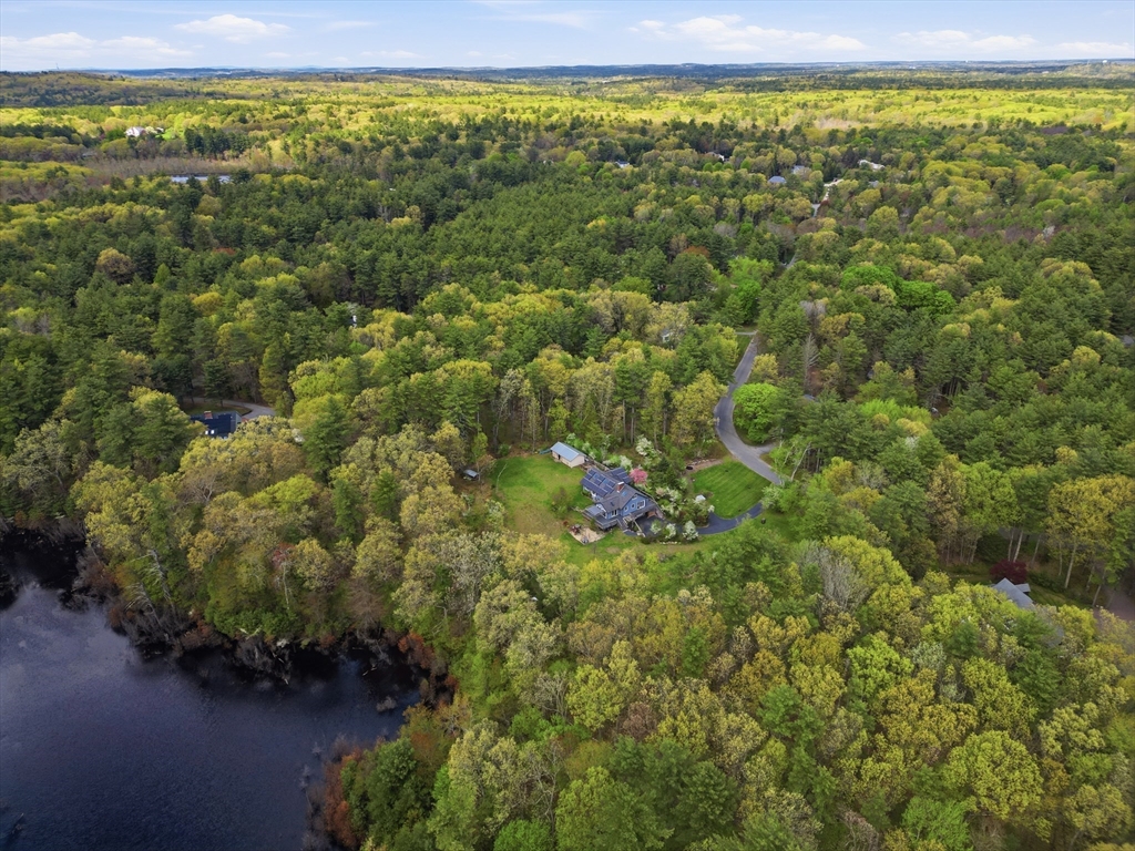 31 Chapman Road Boxford, MA 01921 - Photo 1 of 39 Gallery Image 1