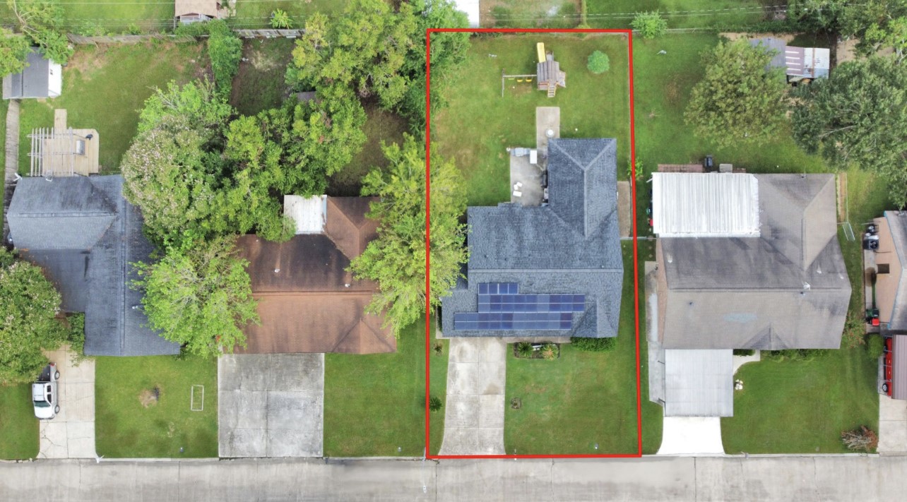 712 Meadowick Drive Baytown, TX 77521 - Photo 2 of 21 an aerial view of a house