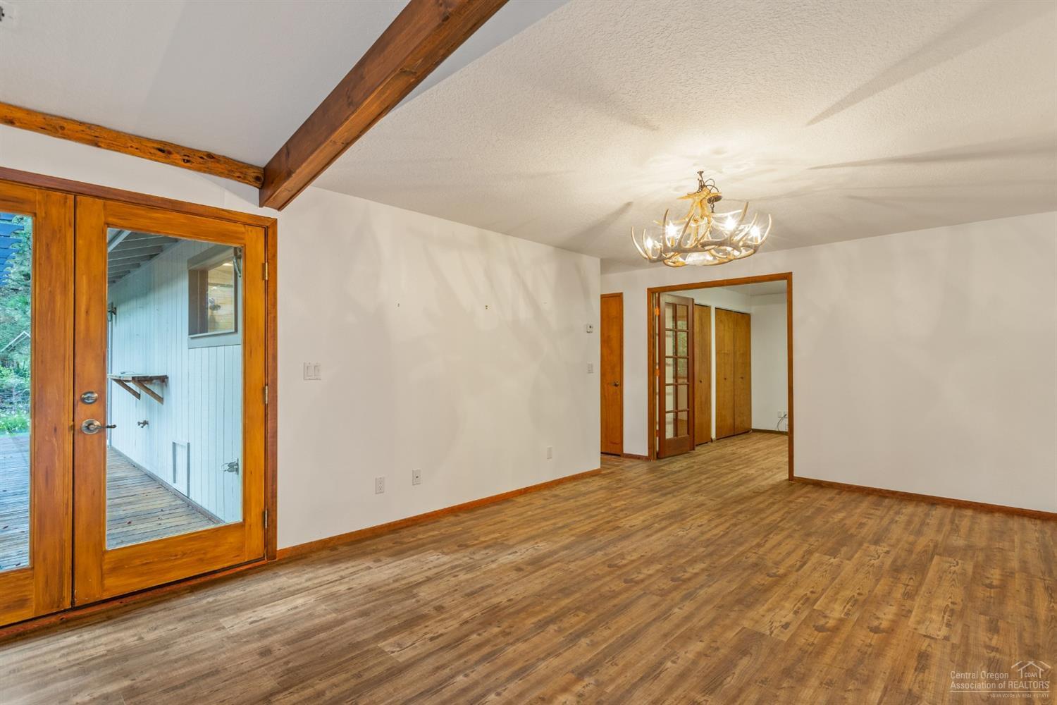 20372 Strawline Road Bend, OR 97702 - Photo 9 of 23 Additional Photo