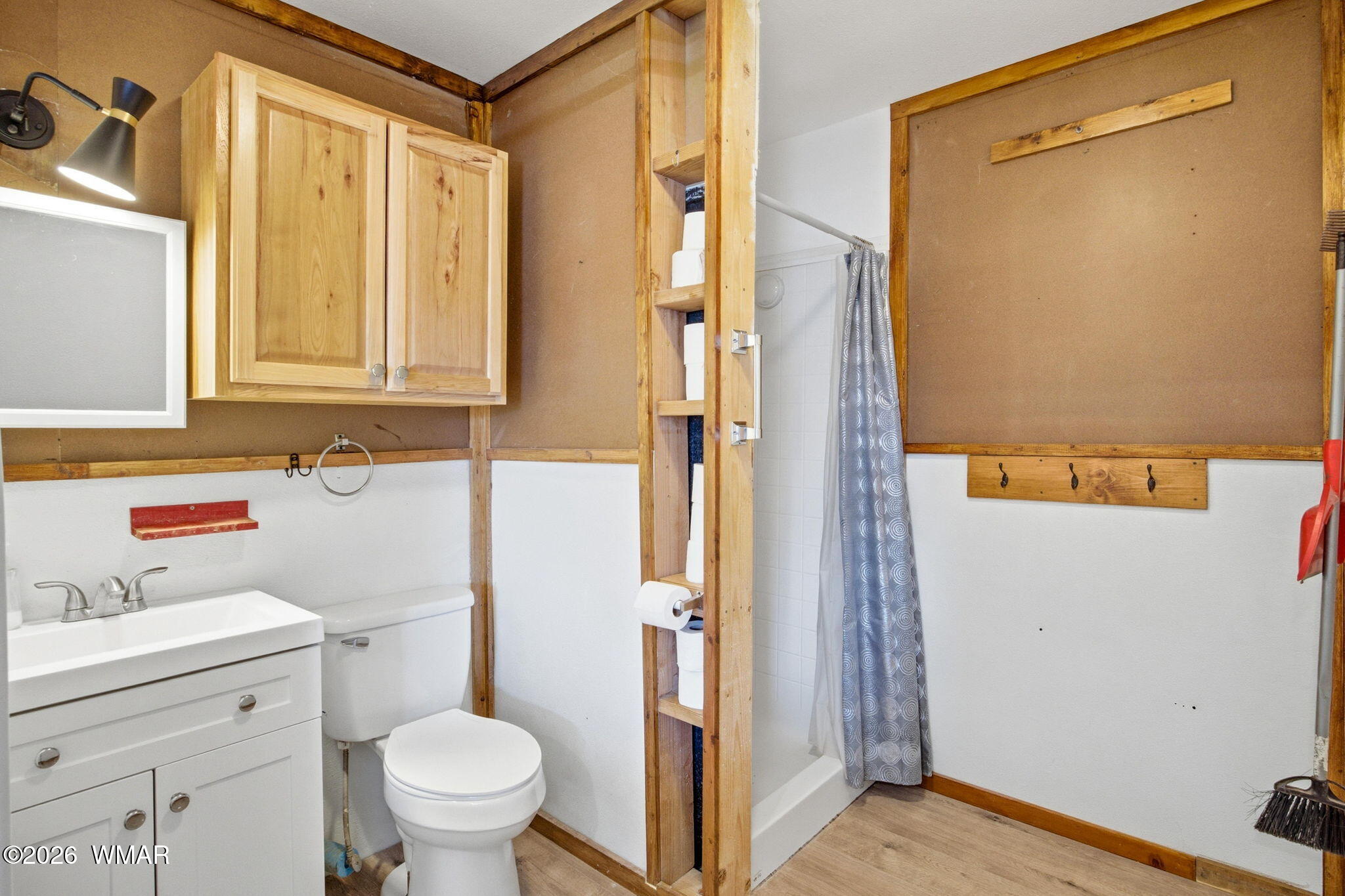 4306 El Dorado Road Snowflake, AZ 85937 - Photo 15 of 35 a bathroom with a sink a toilet and a shower