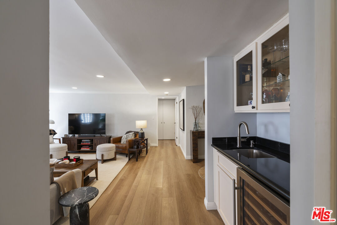 14560 Benefit Street, Unit 206 Sherman Oaks, CA 91403 - Photo 11 of 42