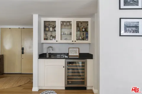 $898,000 | 14560 Benefit Street, Unit 206, Sherman Oaks, CA 91403