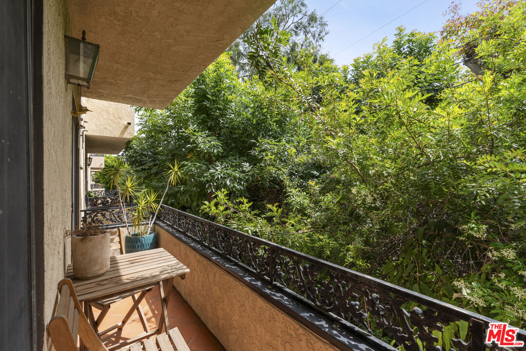 14560 Benefit Street, Unit 206 Sherman Oaks, CA 91403 - Photo 16 of 42