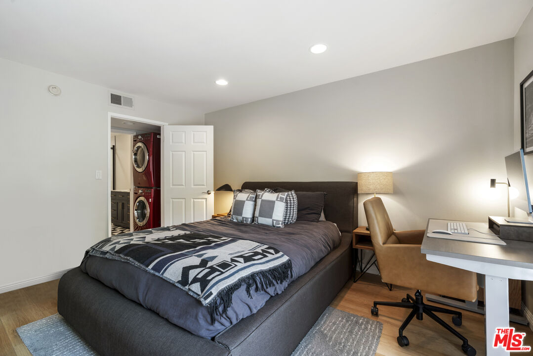 14560 Benefit Street, Unit 206 Sherman Oaks, CA 91403 - Photo 25 of 42
